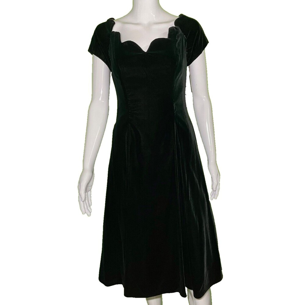 NEW Vintage 80's NIKI Size 10 Black Velvet Womens PROM Evening Goth Formal Dress